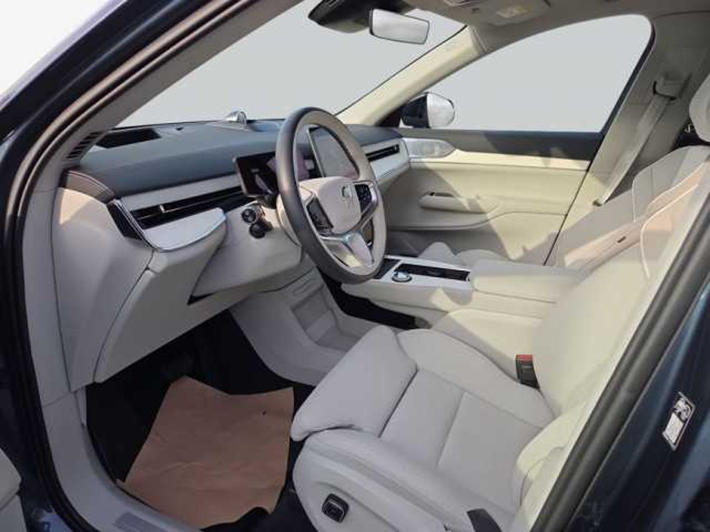 Volvo EX90