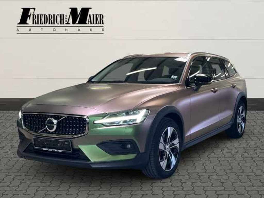 Volvo V60 Cross Country AWD Plus