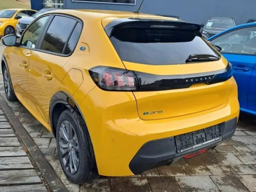 Peugeot e-208