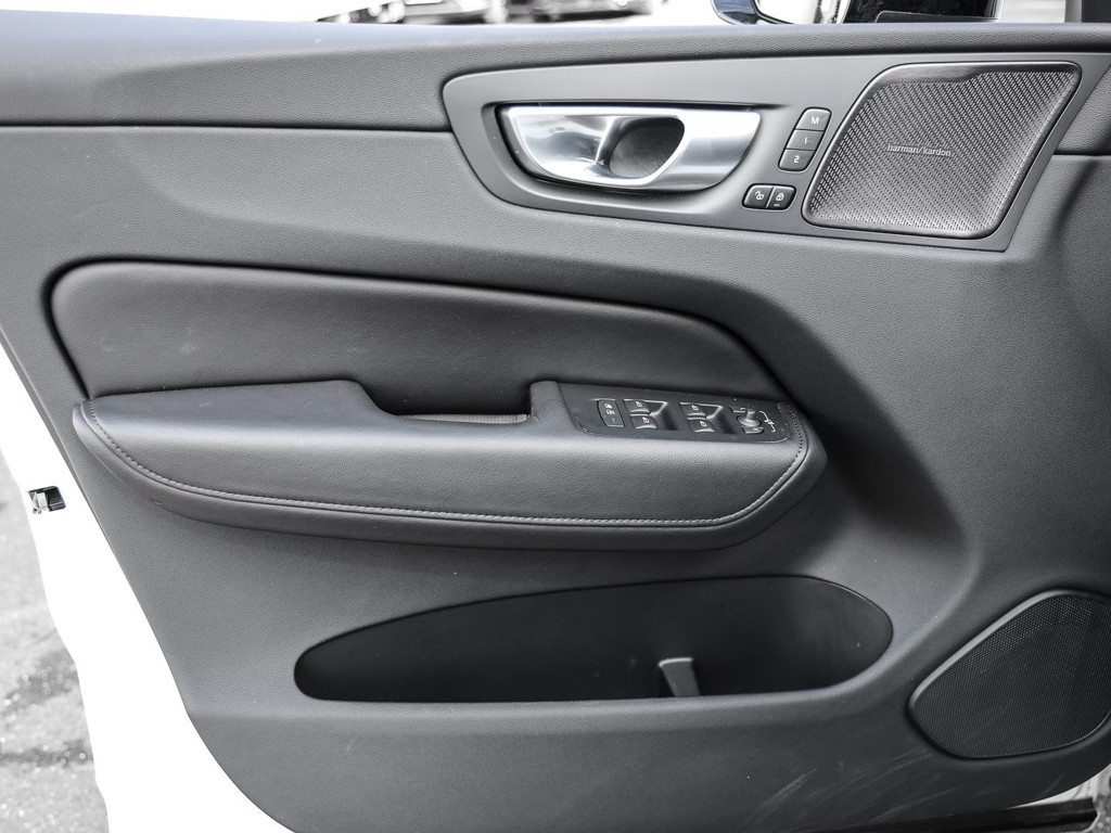 Volvo XC60 Ultimate Dark