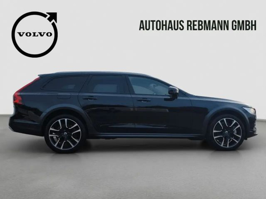 Volvo V90 Cross Country