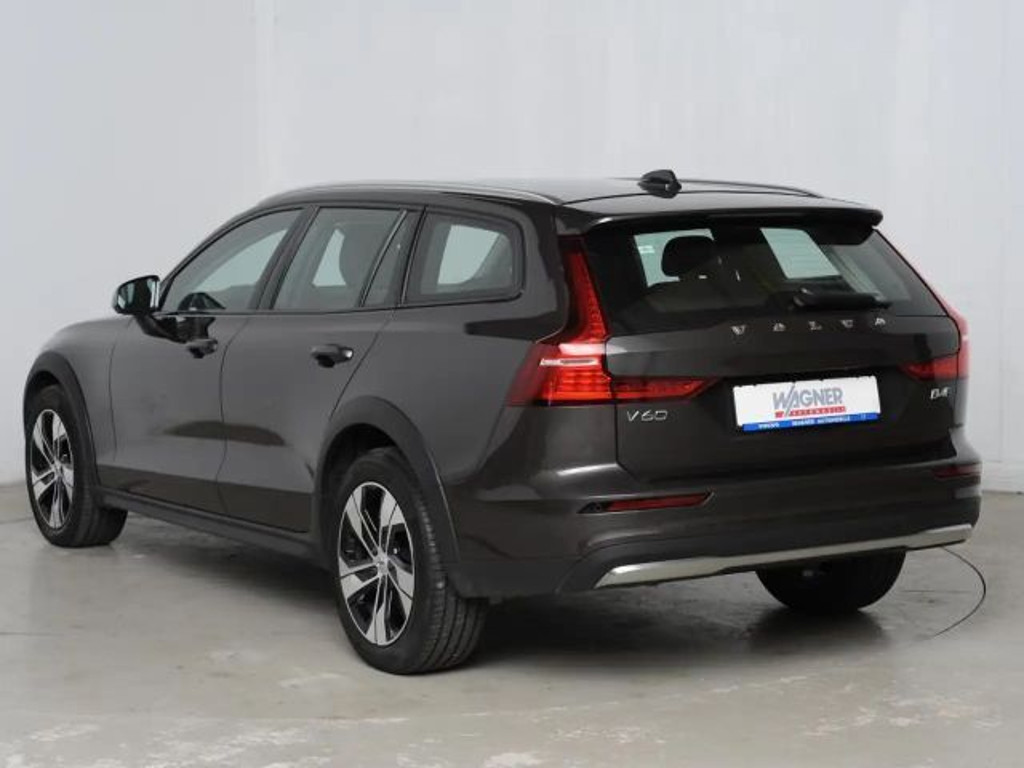 Volvo V60 Cross Country AWD Plus