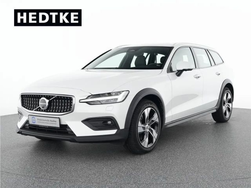 Volvo V60 Cross Country AWD Plus