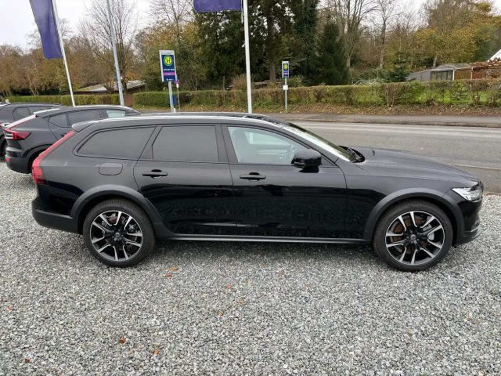 Volvo V90 Cross Country