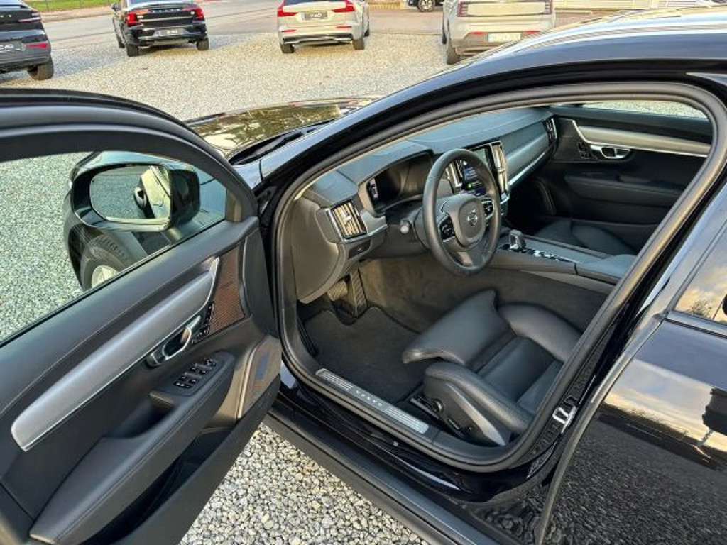 Volvo V90 Cross Country