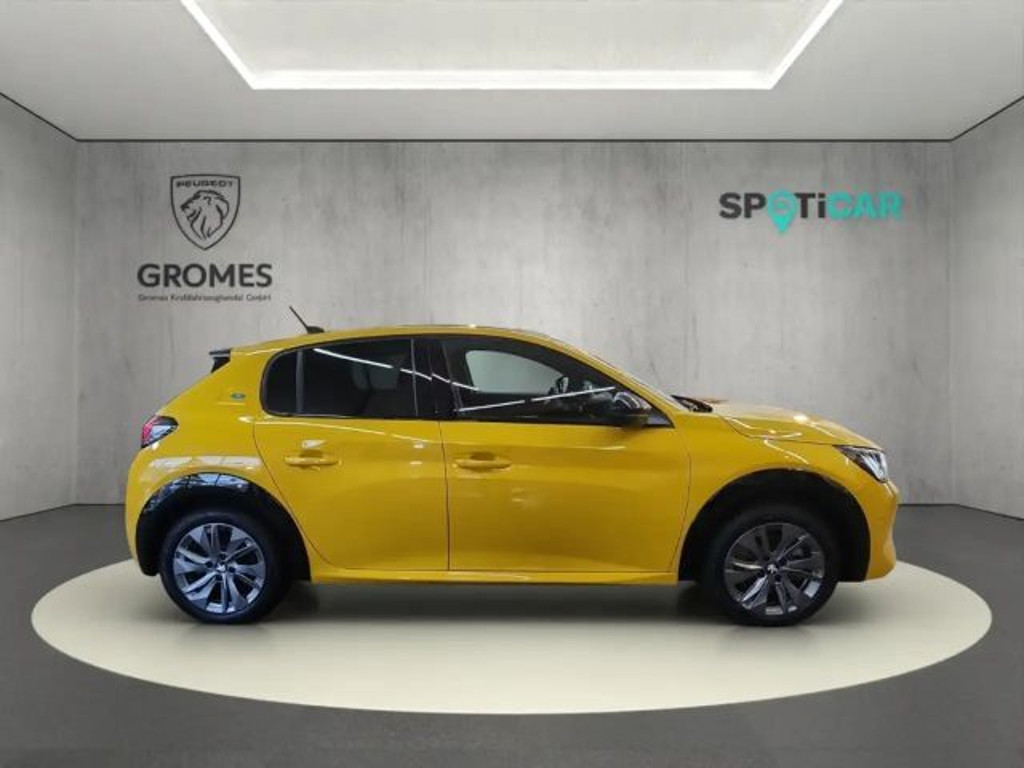 Peugeot e-208