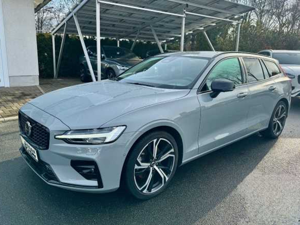 Volvo V60 Plus Dark