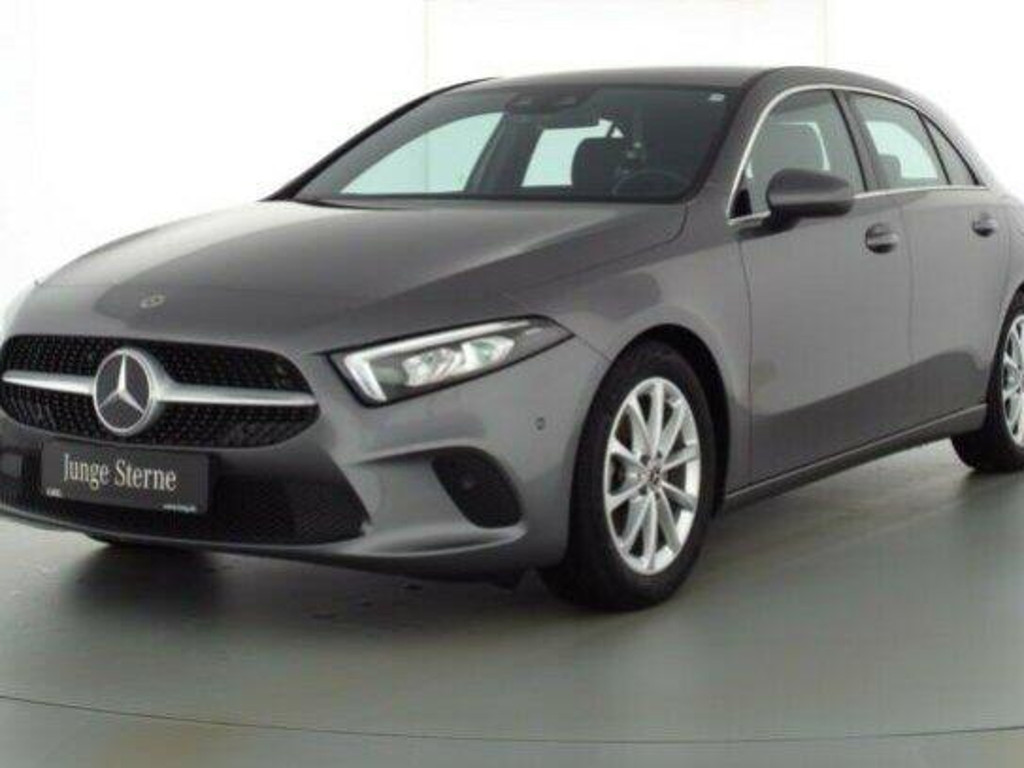 Mercedes-Benz A-Klasse A 180 Kompakt Autom./Klima/LED/Temp/Kamera/MBUX