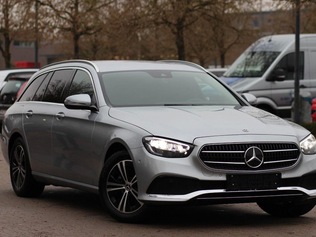 Mercedes-Benz E-Klasse E 220 *LED*PDC*KAMERA*NAVI*SITZH.*24.tkm!*