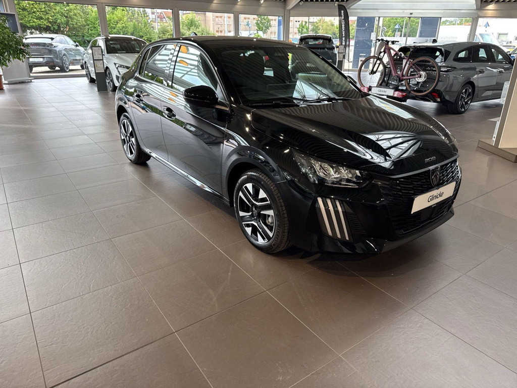 Peugeot e-208
