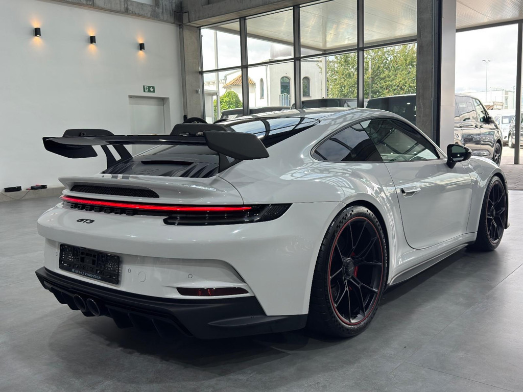Porsche 992