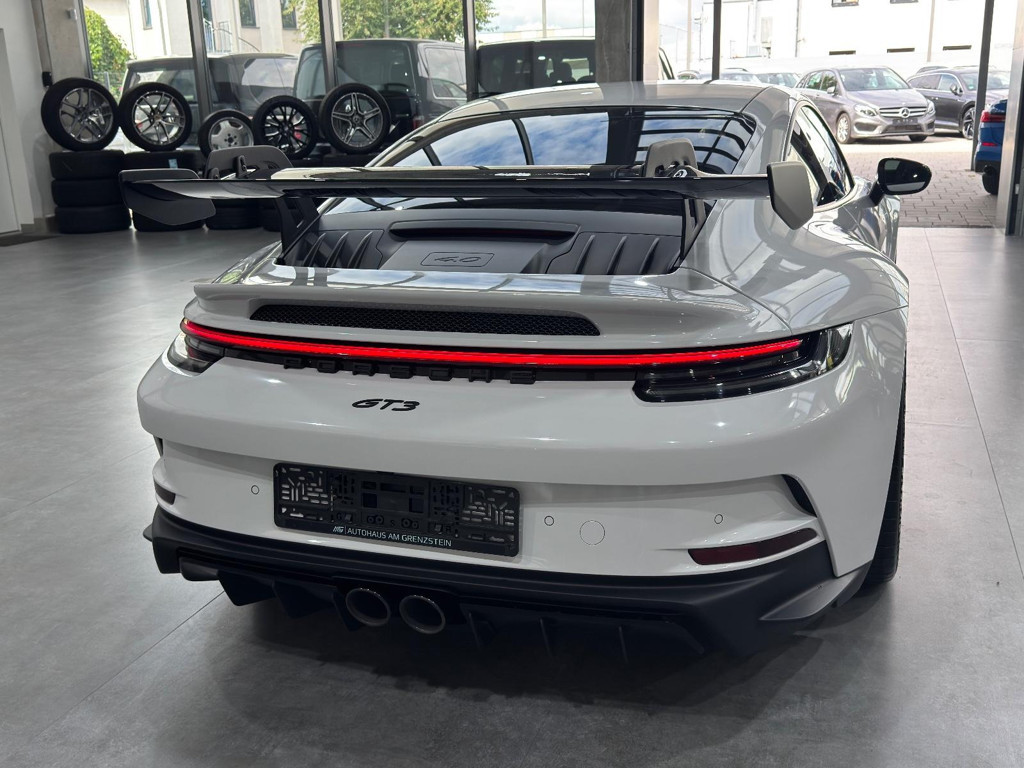 Porsche 992