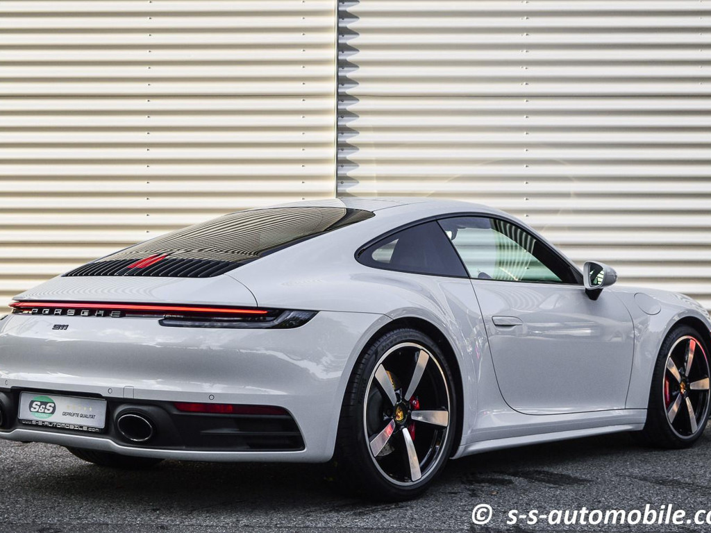 Porsche 992