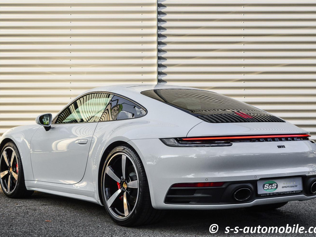 Porsche 992