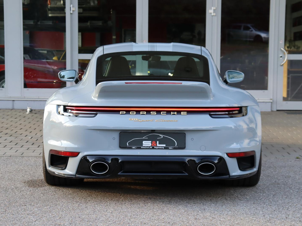 Porsche 992