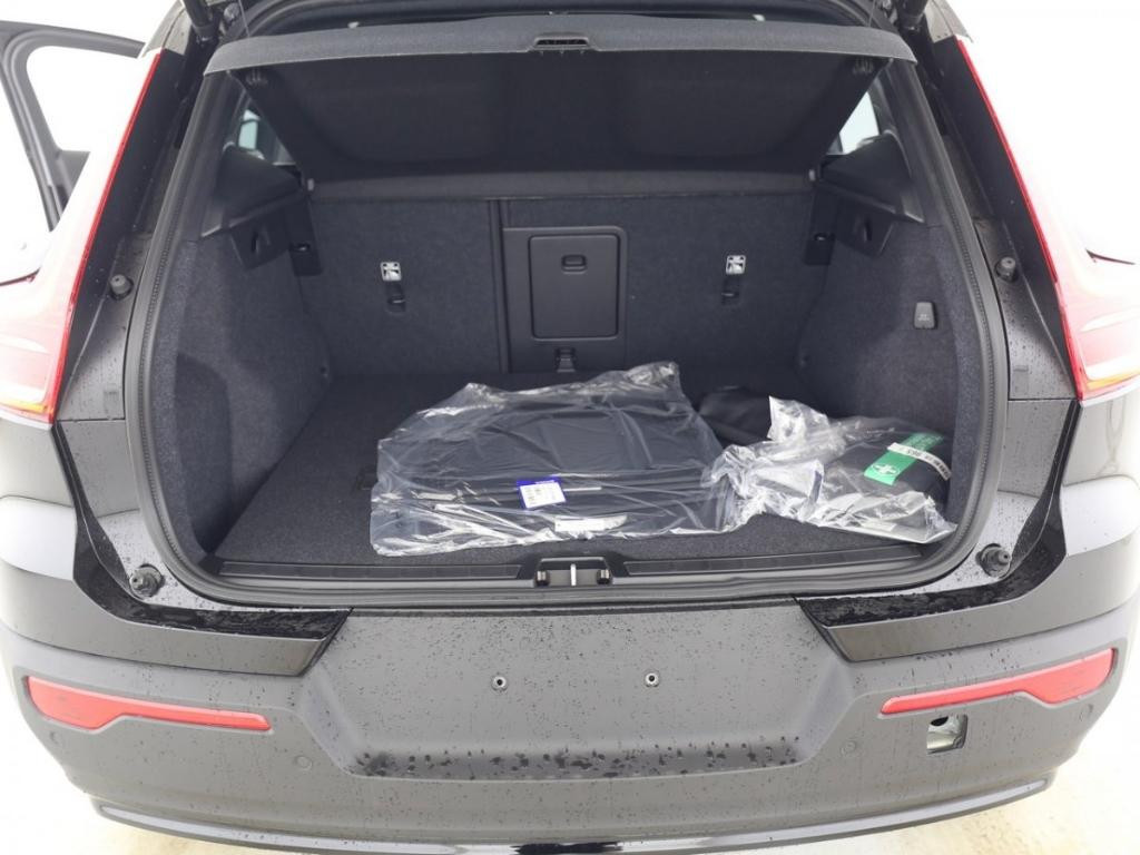 Volvo XC40 Plus Dark