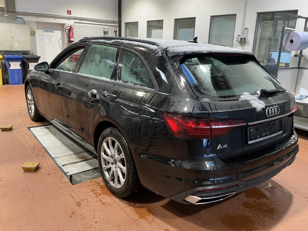 Audi A4 Avant S-Tronic 40 TDI