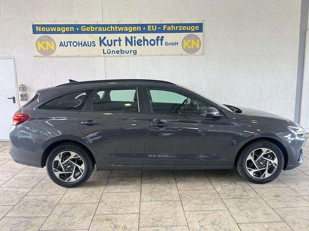 Hyundai i30 Kombi DCT +LED +Winter-Paket +Abstandstempom