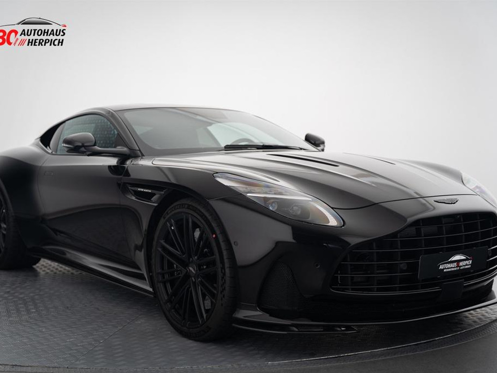 Aston Martin DB12