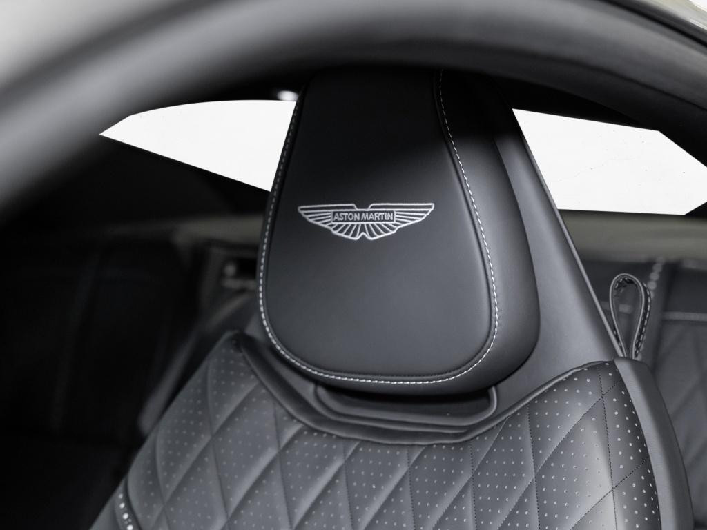 Aston Martin DB12