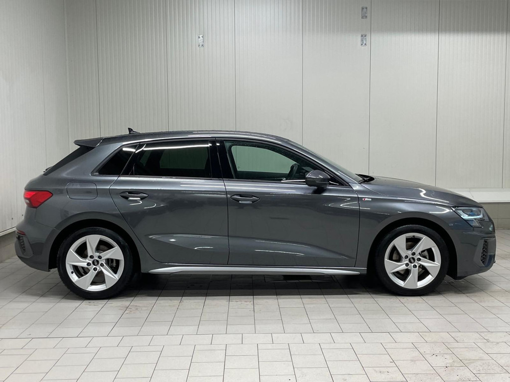 Audi A3 Sportback Sedan S-Line 1.5 TFSI