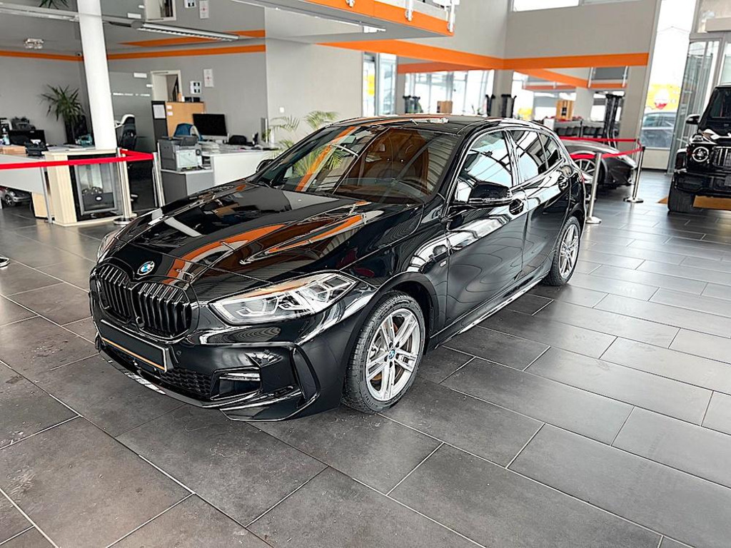 BMW 1 Serie 118 M-Sport Sedan 118i