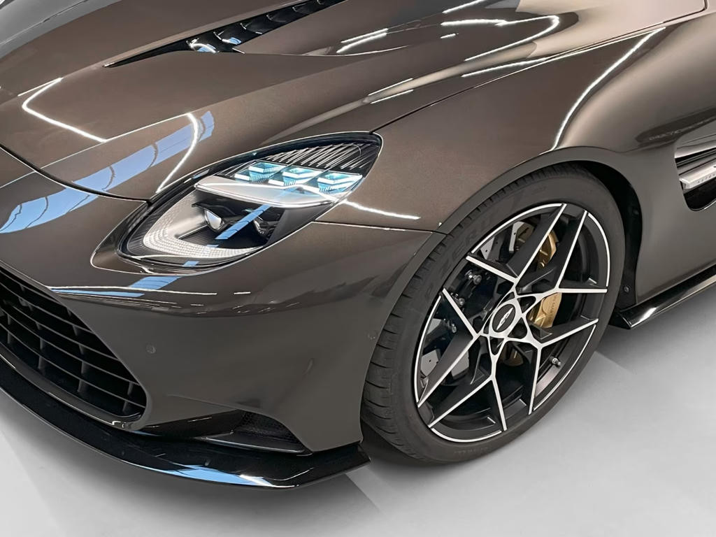 Aston Martin Vanquish