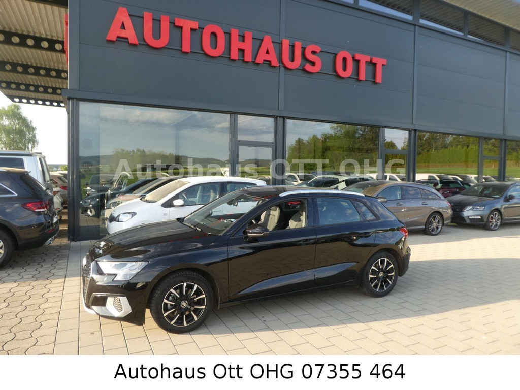 Audi A3 Sportback Sedan S-Line 35 TFSI