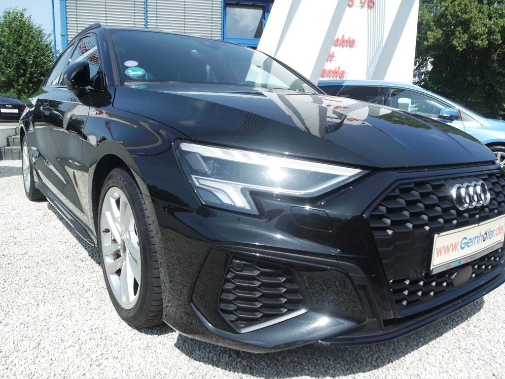 Audi A3 Sportback Sedan S-Line 35 TFSI