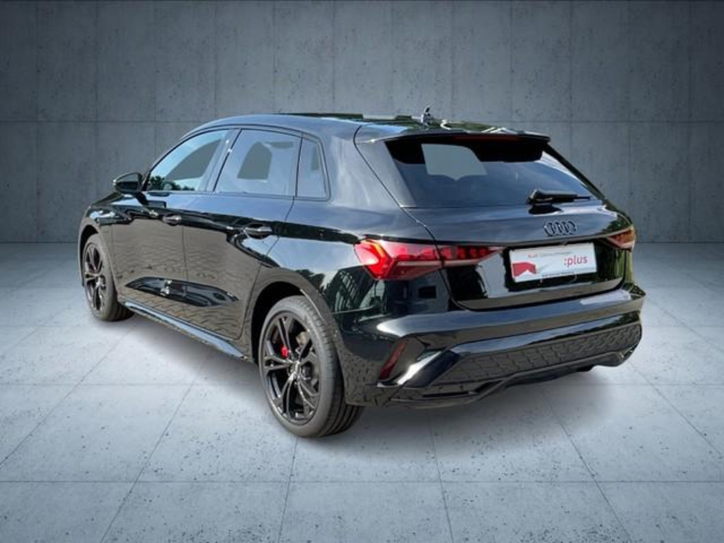 Audi A3 Sportback Sedan S-Line S-Tronic Hybride 45 TFSI