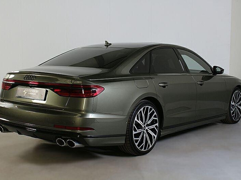 Audi S8