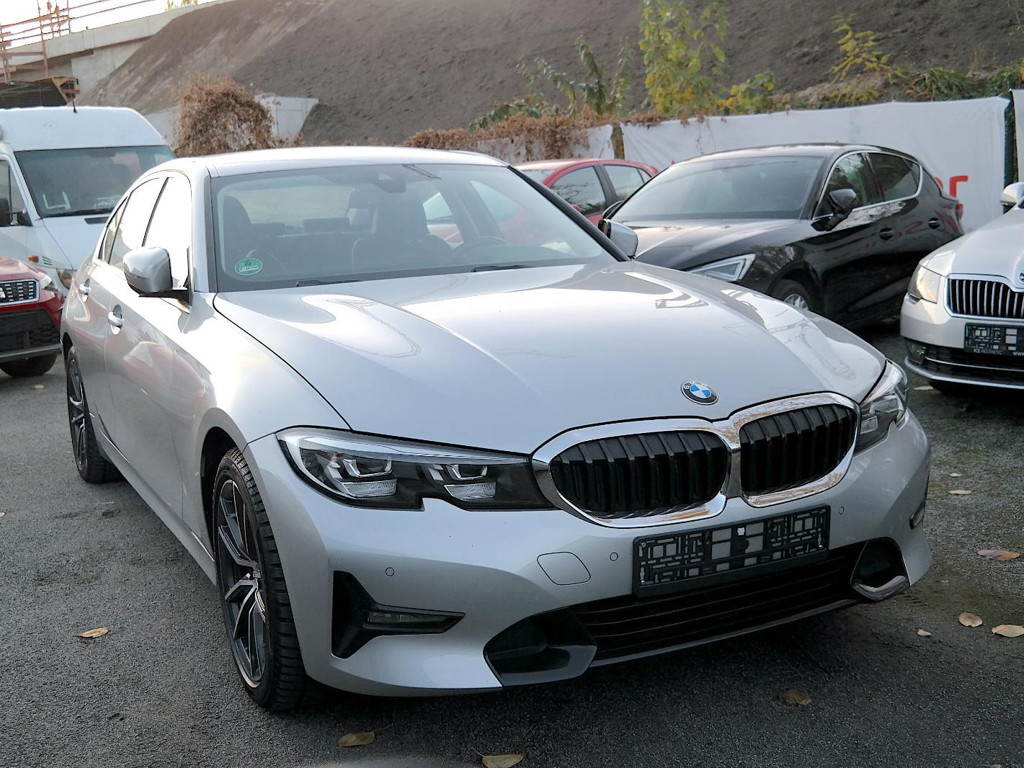 BMW 3 Serie 318 Sport Line Sedan 318i