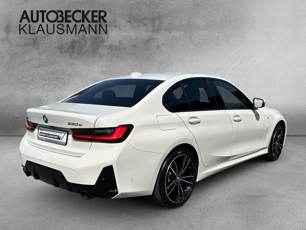 BMW 3 Serie 330 M-Sport xDrive Sedan 330e