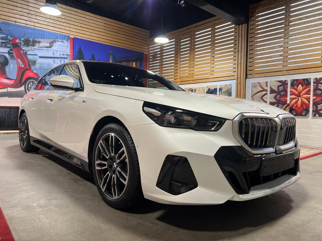 BMW 5 Serie 520 M-Sport Sedan 520i