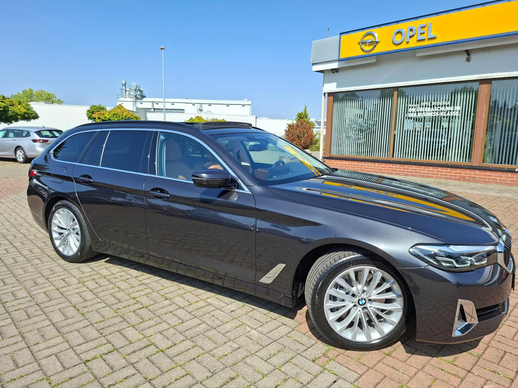 BMW 5 Serie 530 Luxury Line xDrive Touring 530d