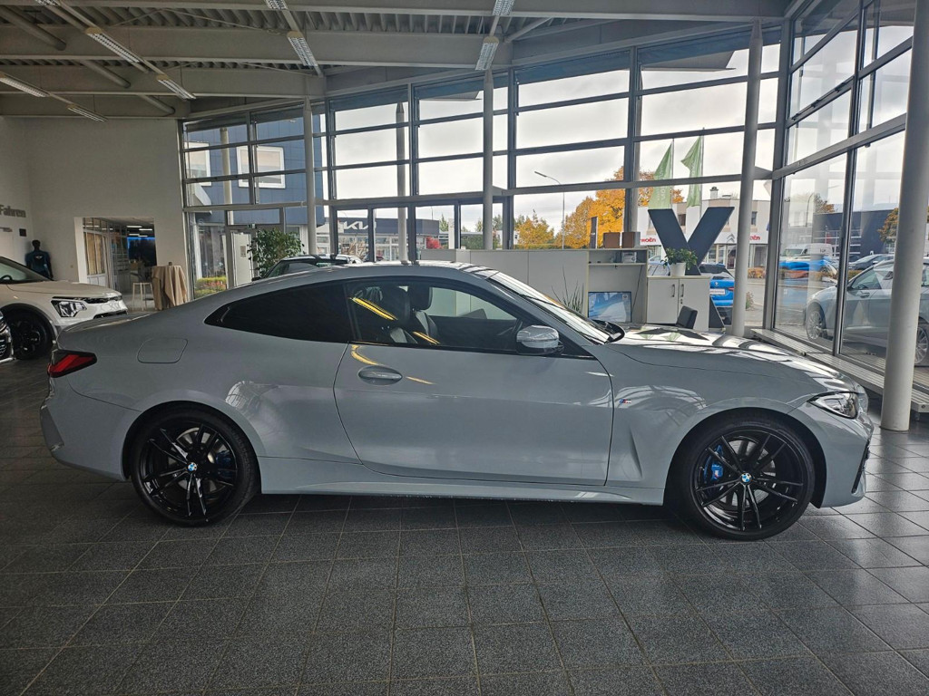 BMW M440