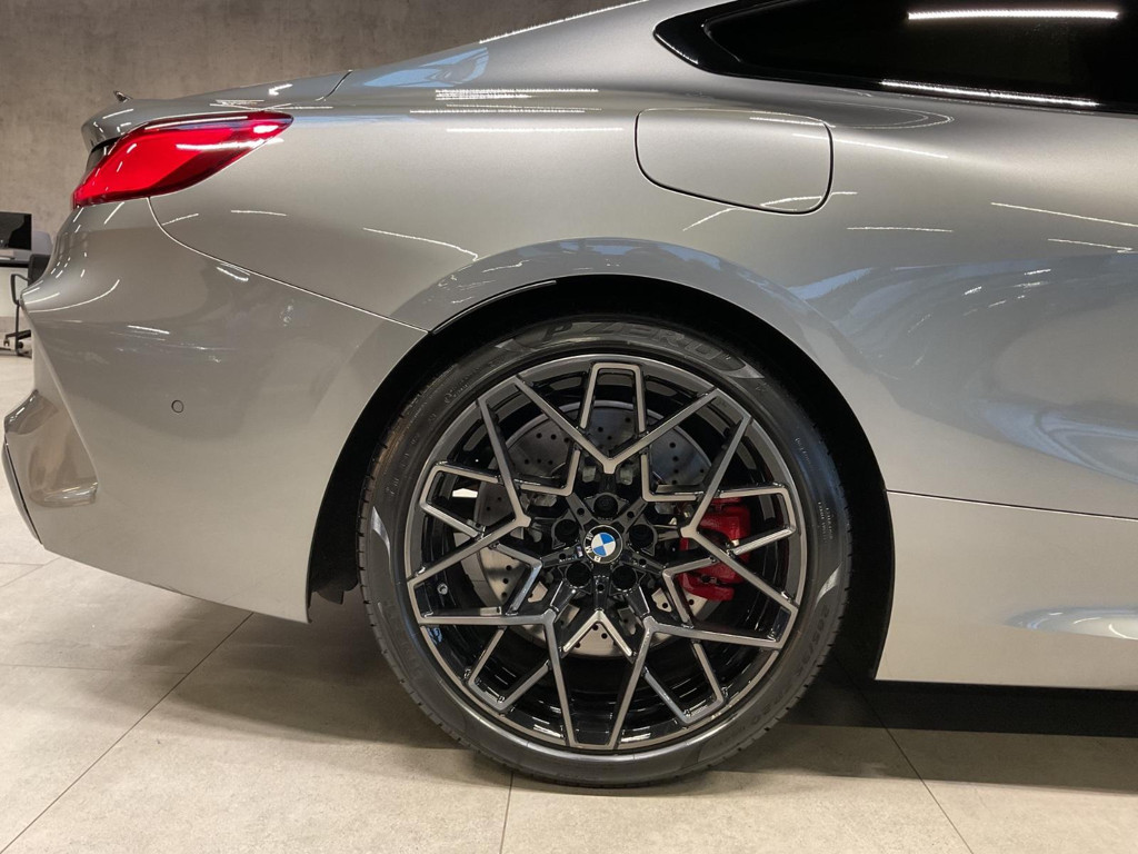 BMW M8