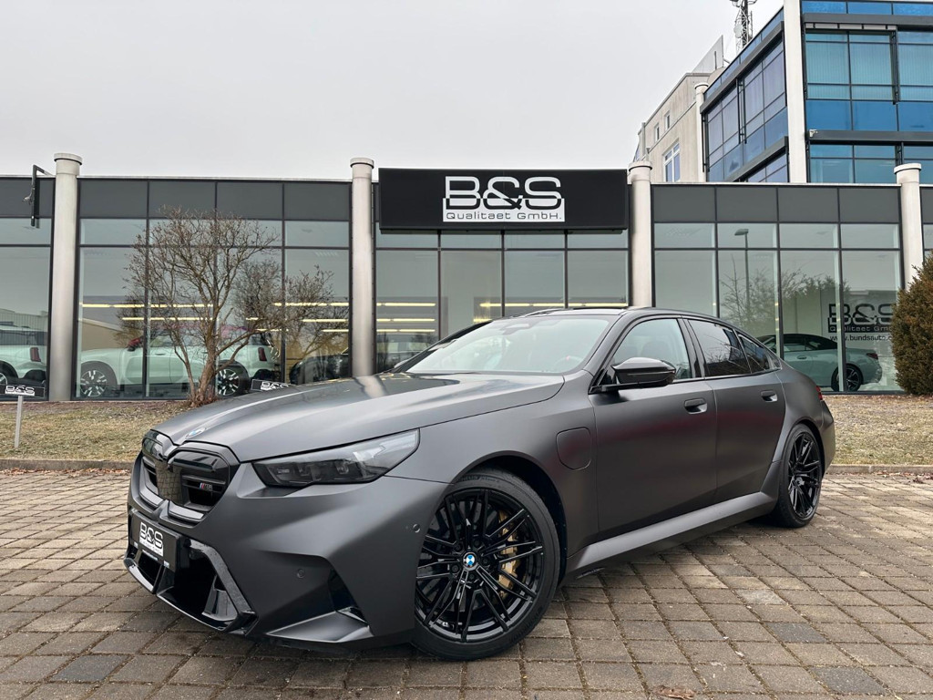 BMW M5 Sedan
