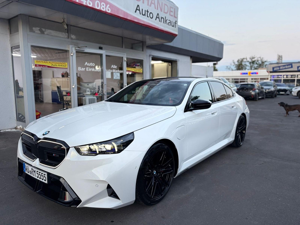 BMW M5 Sedan