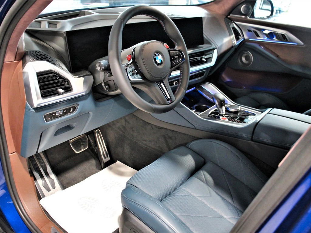BMW XM