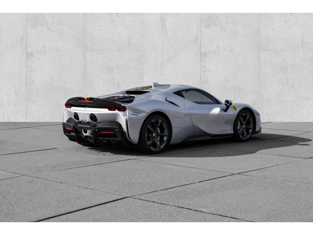 Ferrari SF90