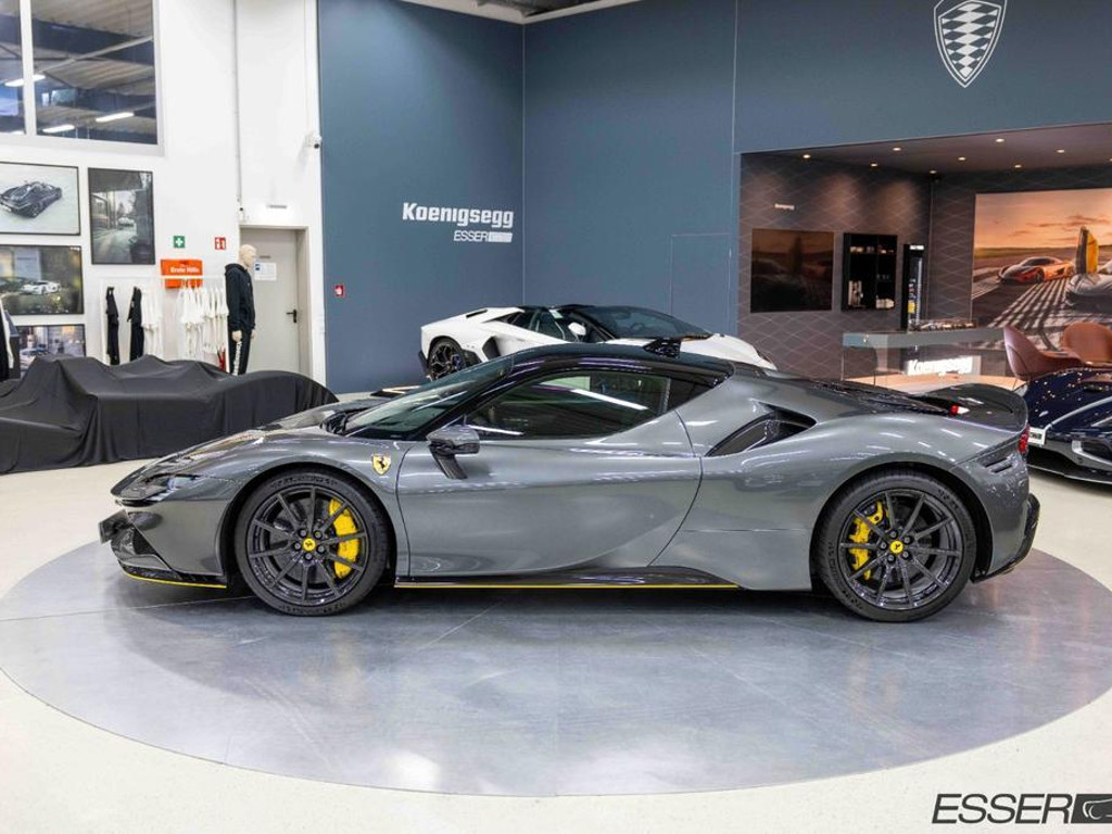 Ferrari SF90