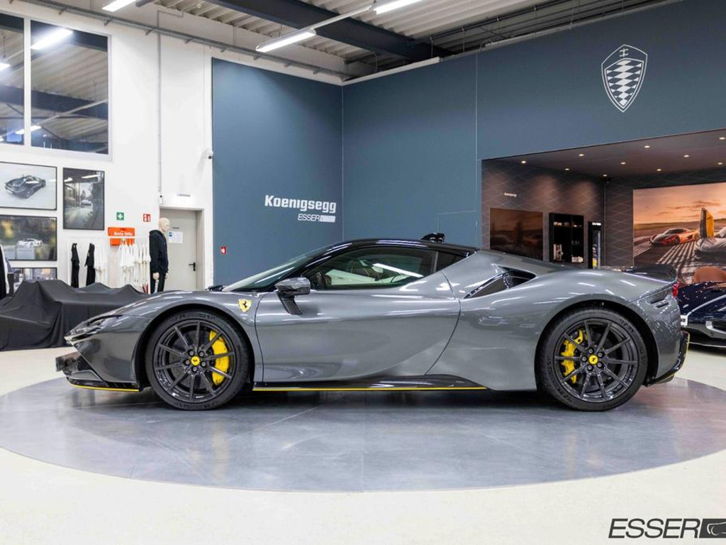 Ferrari SF90