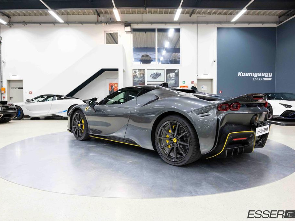 Ferrari SF90