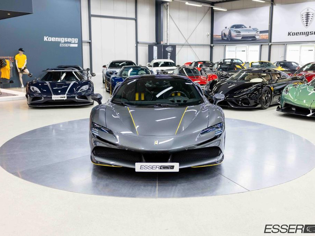 Ferrari SF90