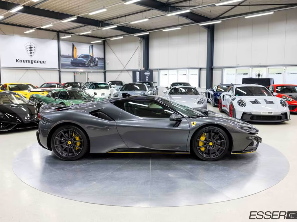 Ferrari SF90