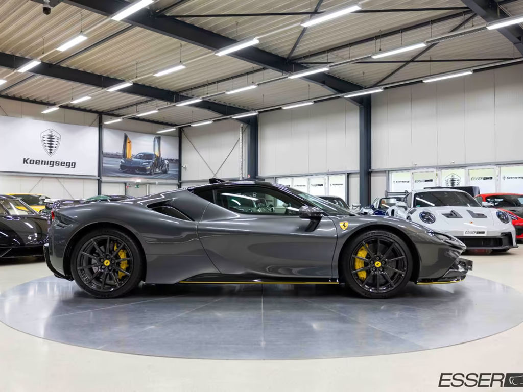 Ferrari SF90