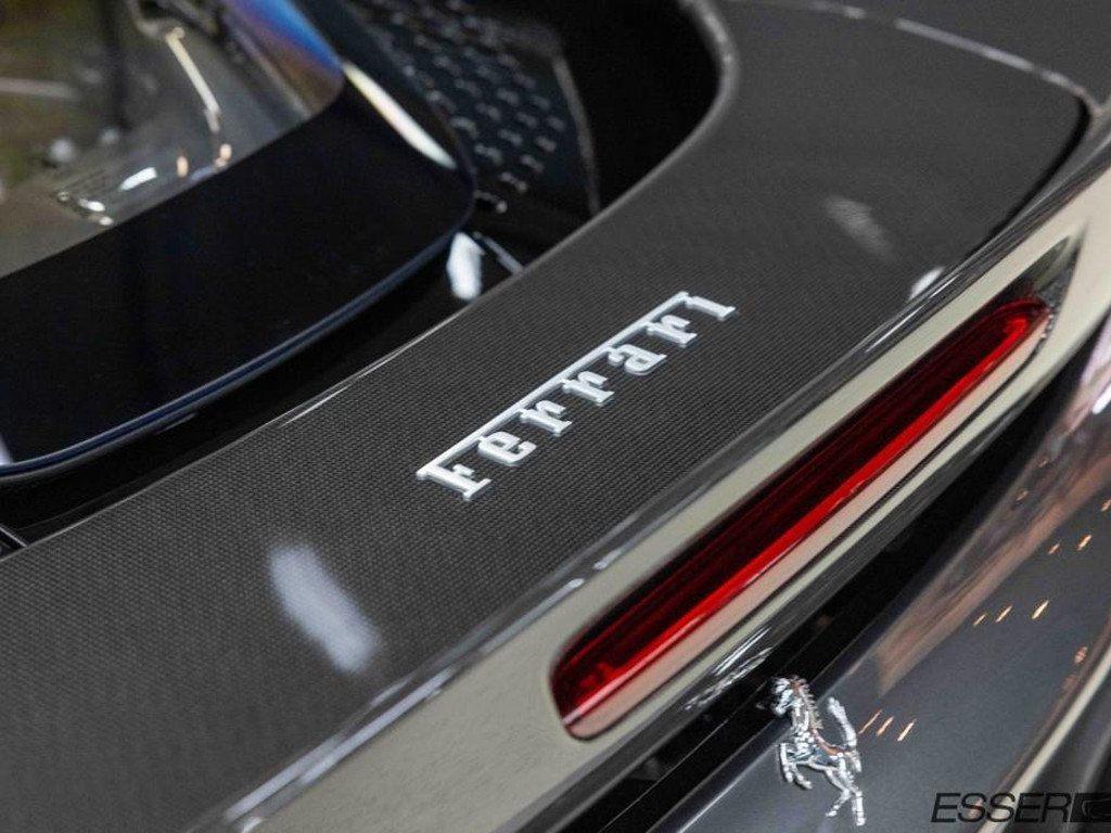 Ferrari SF90
