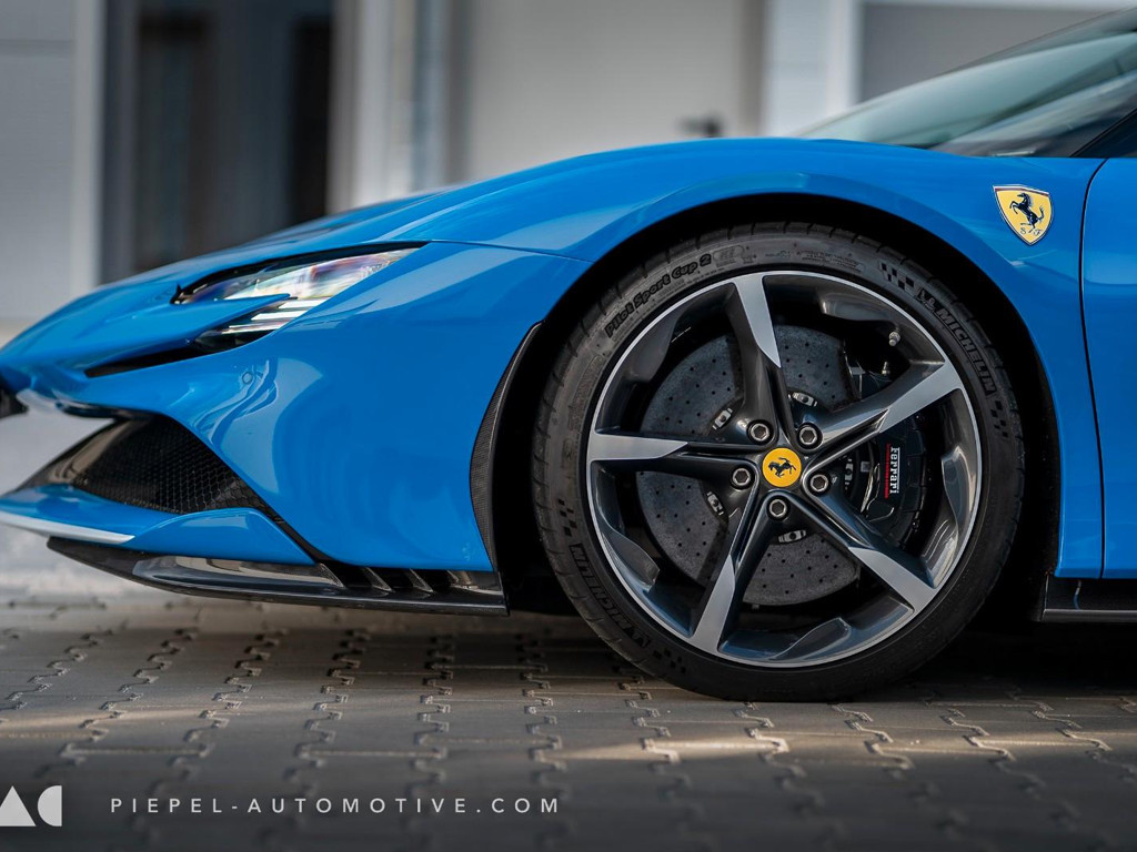 Ferrari SF90