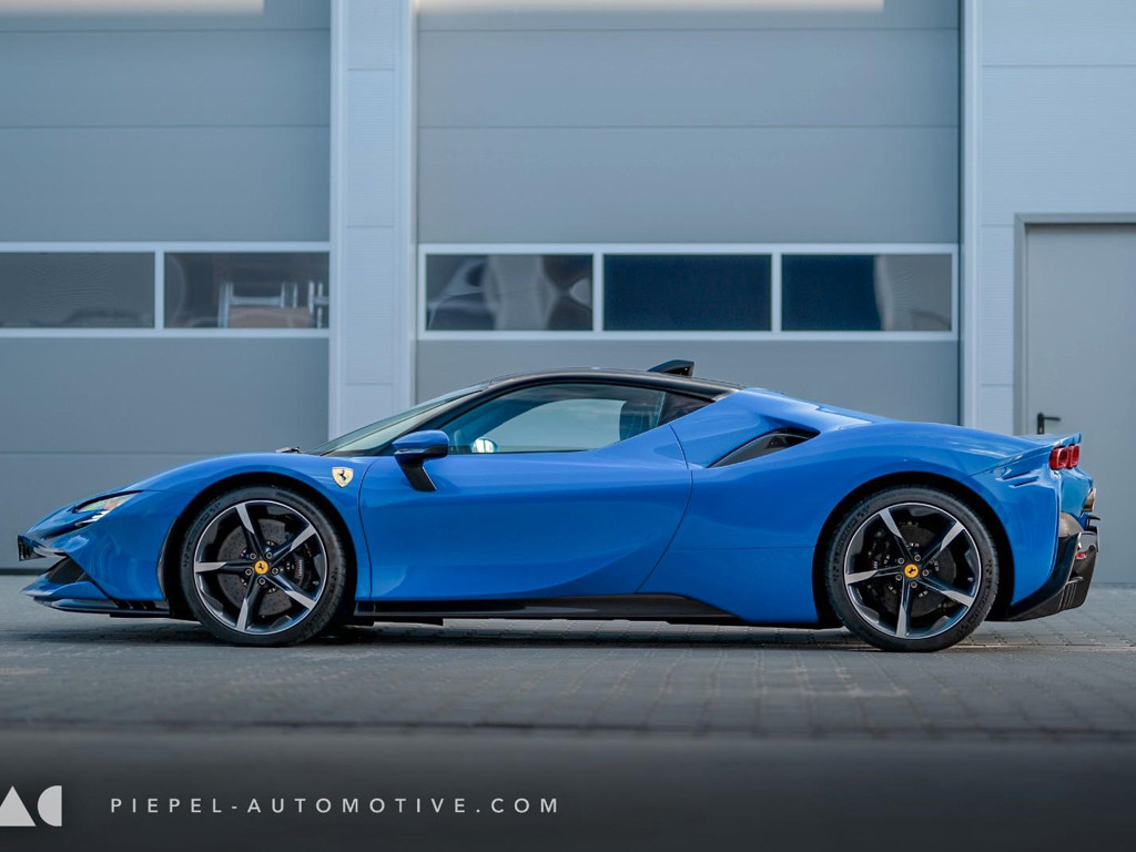 Ferrari SF90